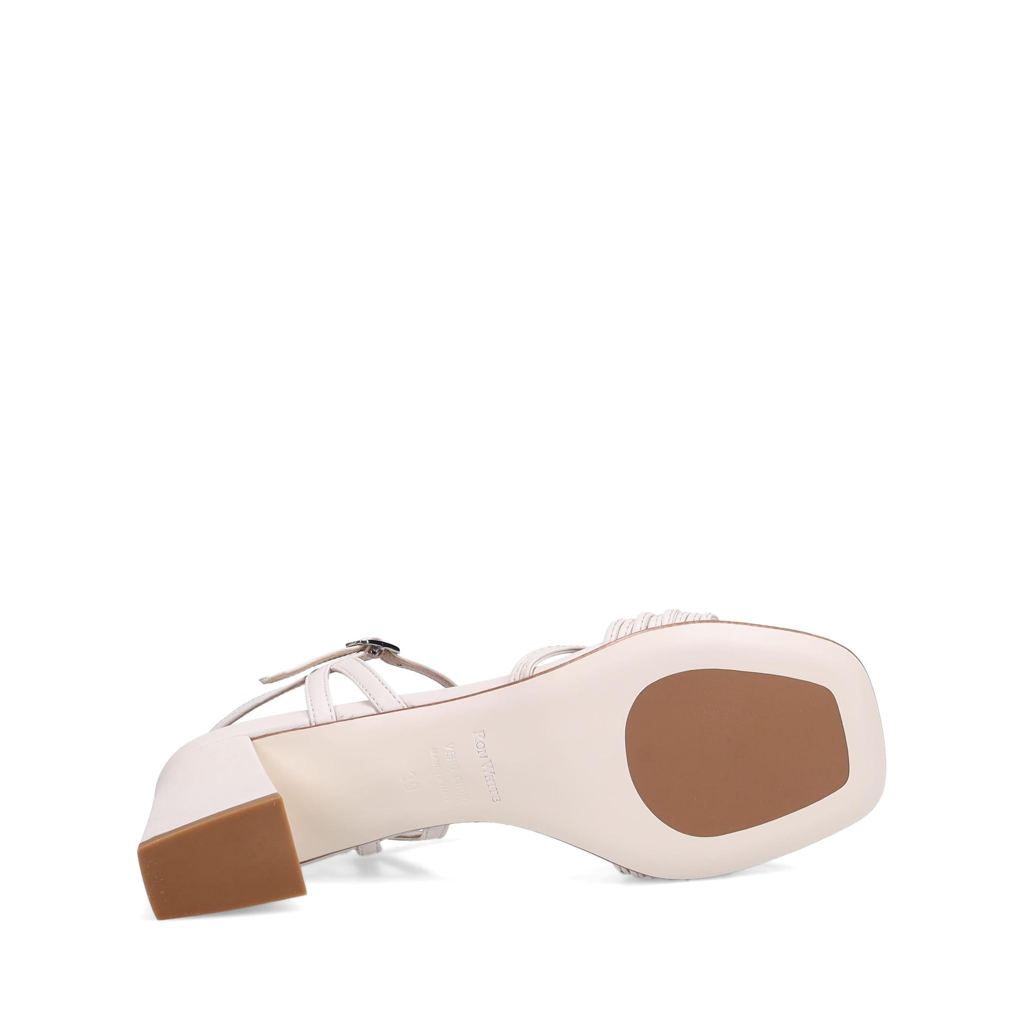 Kerianne Ivory – Ron White Shoes